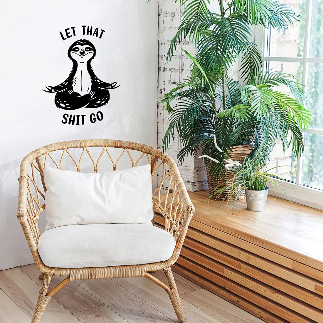 Наклейка на стіну Let That Sh*t Go Цитати Лінивець для медитації Матова, фото №2