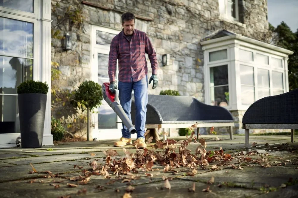 Аккумуляторная воздуходувка Mountfield MBL 50 Li / 650W / 48V / 4Ah / 55 м/с / Бесщеточная / Красный-серый, фото №8 Аккумуляторная воздуходувка Mountfield MBL 50 Li / 650W / 48V / 4Ah / 55 м/с / Бесщеточная / Красный-серый, фото №8