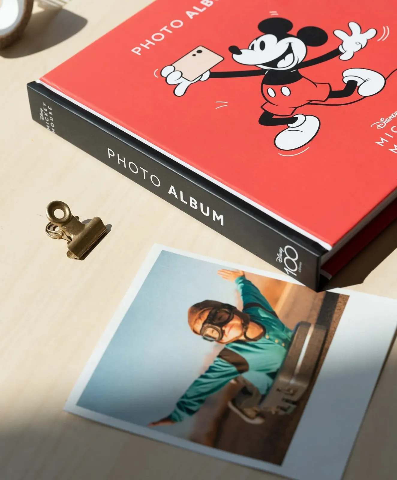 Фотоальбом Disney Mickey 100th Anniversary самоклеящийся 16 x 16 см, фото №6 Фотоальбом Disney Mickey 100th Anniversary самоклеящийся 16 x 16 см, фото №6