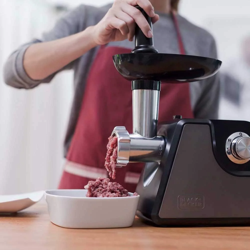 Мясорубка Black+Decker BXMMA1000E 1000 W, нержавеющая сталь, 3 диска, фото №3 Мясорубка Black+Decker BXMMA1000E 1000 W, нержавеющая сталь, 3 диска, фото №3