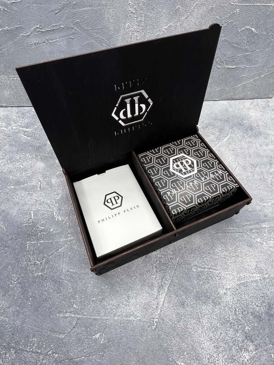 Подарунковий набір Ремінь і Гаманець Philipp Plein в подарунковій коробочці з дерева, фото №3 Подарунковий набір Ремінь і Гаманець Philipp Plein в подарунковій коробочці з дерева, фото №3