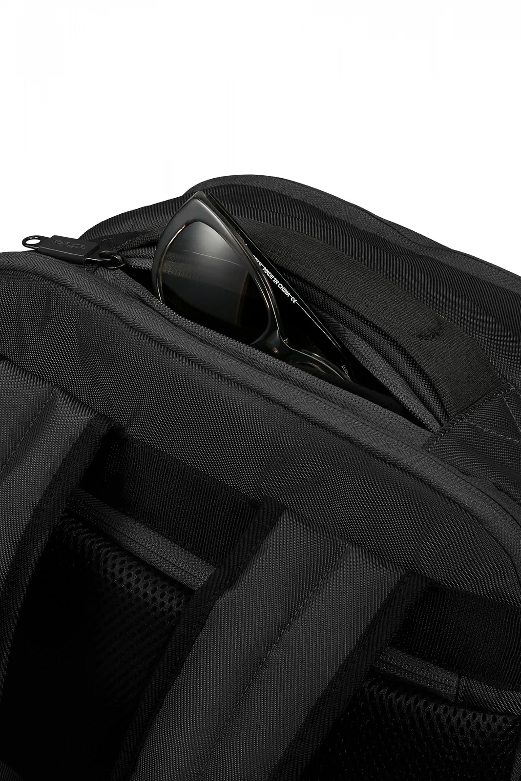 Рюкзак для ноутбука American Tourister Urban Track 15.6 дюйма 45 см 29 L Asphalt Black, фото №10 Рюкзак для ноутбука American Tourister Urban Track 15.6 дюйма 45 см 29 L Asphalt Black, фото №10