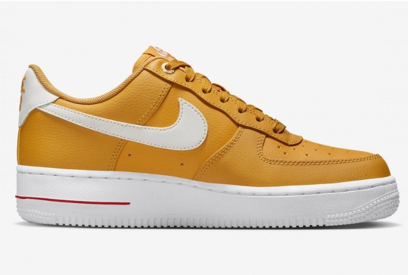 Кросівки Nike Air Force 1 07 Se Yellow 44.5, фото №1