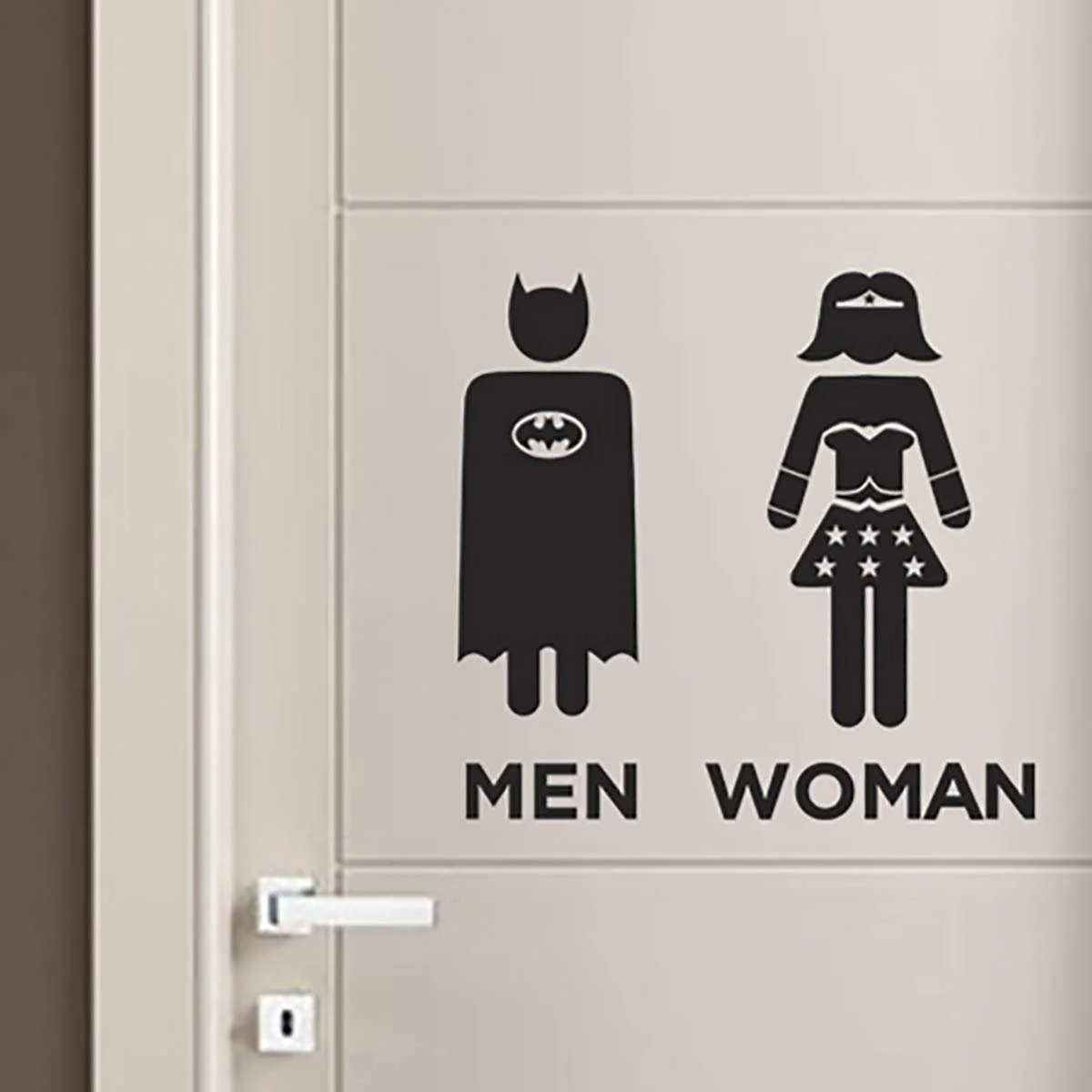 Наклейка на туалет Супергерои Бэтмен и Чудо-женщина Черный, фото №1 Наклейка на туалет Супергерои Бэтмен и Чудо-женщина Черный, фото №1