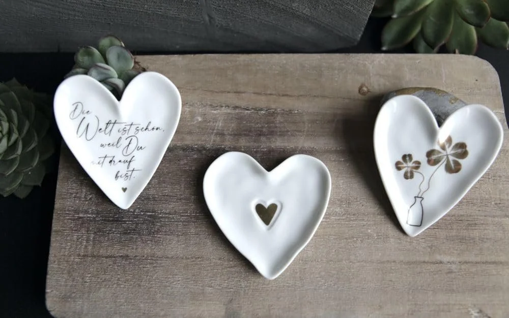 Декоративная тарелка Good old Friends Mini Heart "Мир прекрасен, потому что ты есть в нем", фото №4 Декоративная тарелка Good old Friends Mini Heart "Мир прекрасен, потому что ты есть в нем", фото №4