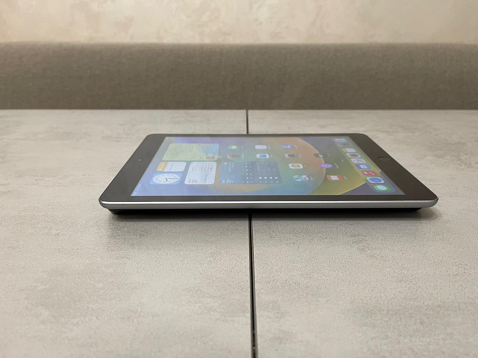 Планшет Apple iPad A1822 MP2F2LL/A (5 Gen., 2017), 9.7", Apple A9, 2GB, 32GB, Wi-Fi, фото №5