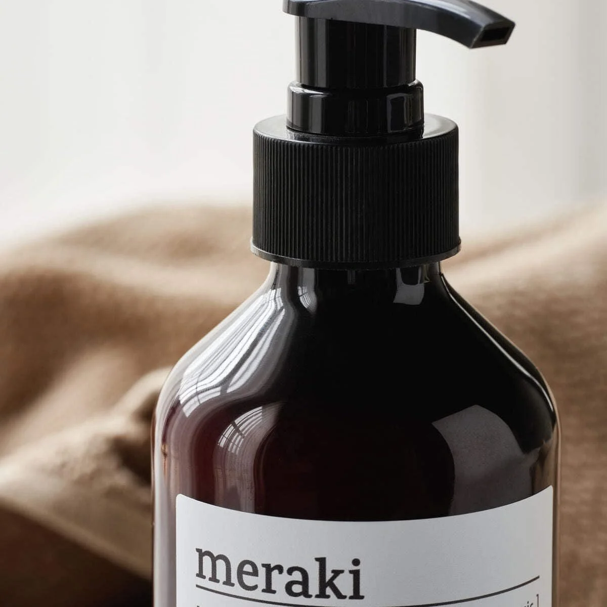 Лосьйон для рук Meraki Pure Basic Висота 16 см Діаметр 6 см 275 мл, фото №3