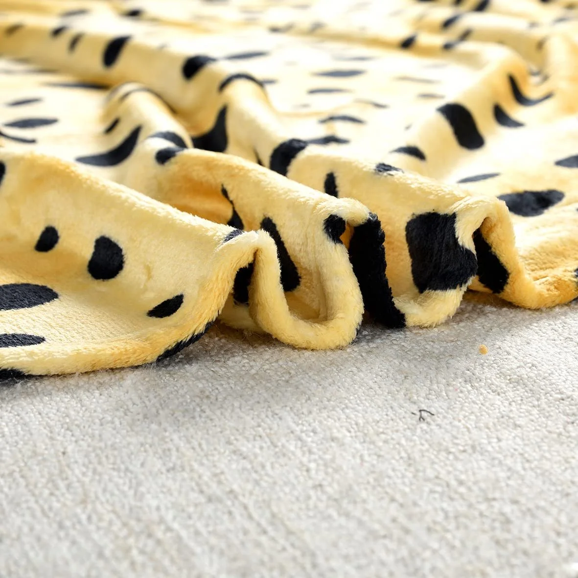 Плед FEBE Cuddly Leopard из микрофибры для дивана, 130 x 180 см, фото №4