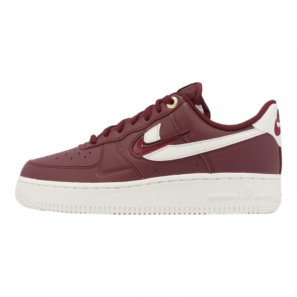 Кроссовки Nike Air Force 1 07 Premium Red, размер 36.5, фото №1