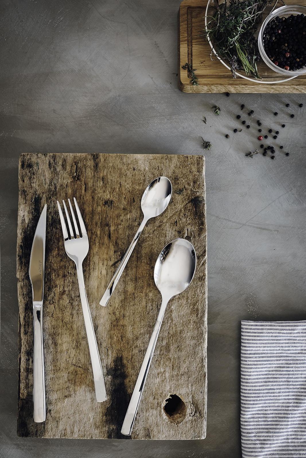 Набор столовых приборов Monix Genova, 24 предмета, ножи для стейков, нержавеющая сталь 18/10, современный дизайн, полированная отделка, толщина 2,5 мм, на 6 персон, фото №5 Набор столовых приборов Monix Genova, 24 предмета, ножи для стейков, нержавеющая сталь 18/10, современный дизайн, полированная отделка, толщина 2,5 мм, на 6 персон, фото №5