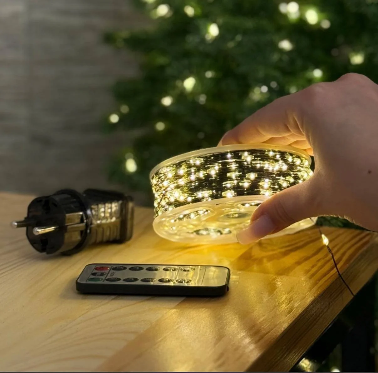 Новорічна гірлянда роса нитка на зеленому дроті теплий білий колір 50 м, фото №3 Новорічна гірлянда роса нитка на зеленому дроті теплий білий колір 50 м, фото №3