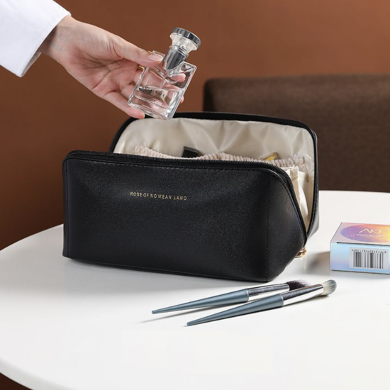 Козметичка дорожня жінка з екокожі Баунті LEOSOXS чорний, фото №2