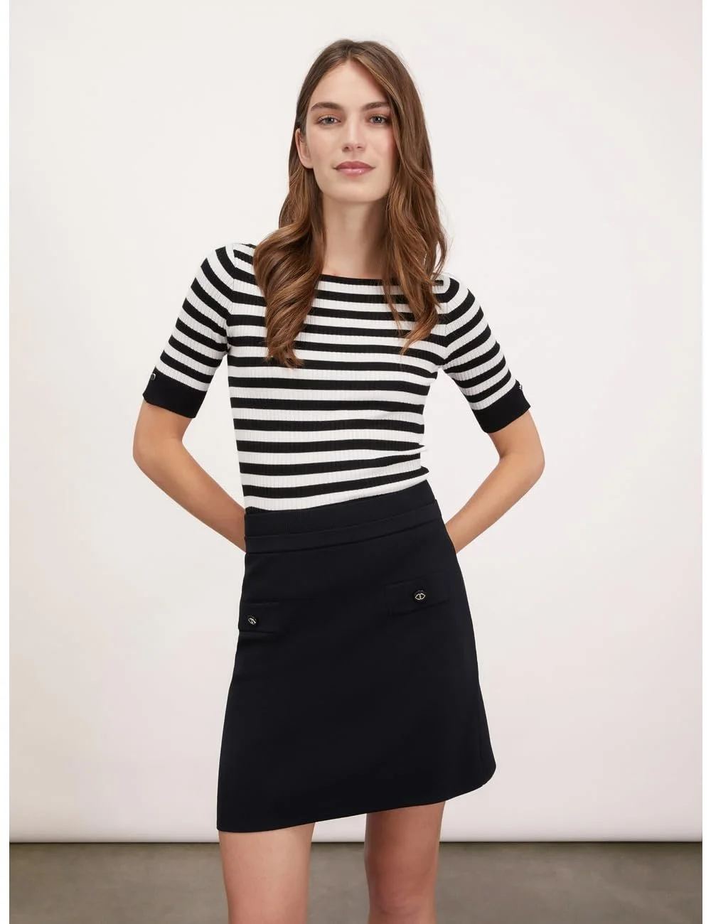 Свитер Motivi Slim в полоску Черный Осень Зима 24, фото №2 Свитер Motivi Slim в полоску Черный Осень Зима 24, фото №2