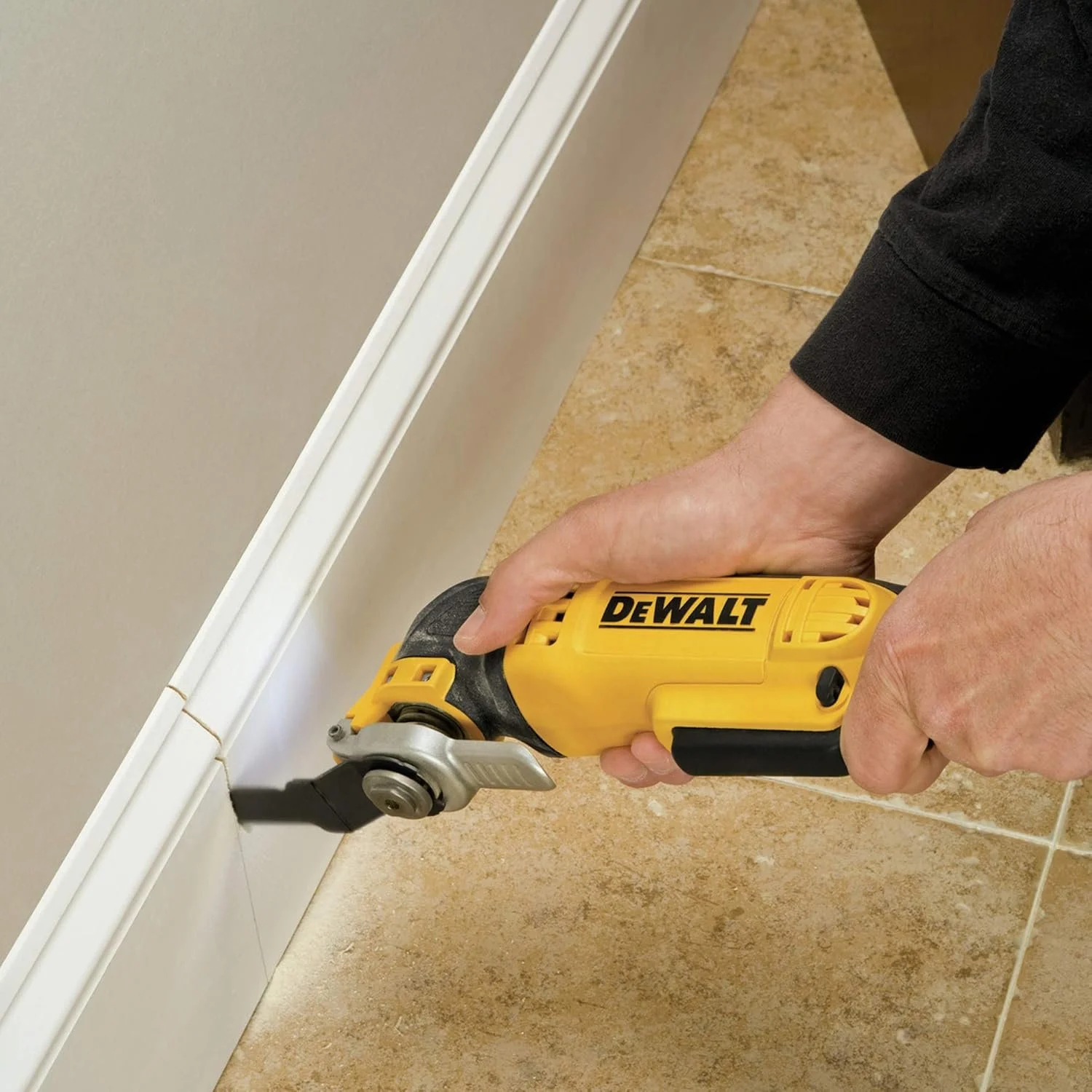 Реноватор DEWALT DWE315KT / 300 Вт / 22000 об/мин / Quick-Change / 1,6° / Черный-Желтый, фото №4 Реноватор DEWALT DWE315KT / 300 Вт / 22000 об/мин / Quick-Change / 1,6° / Черный-Желтый, фото №4