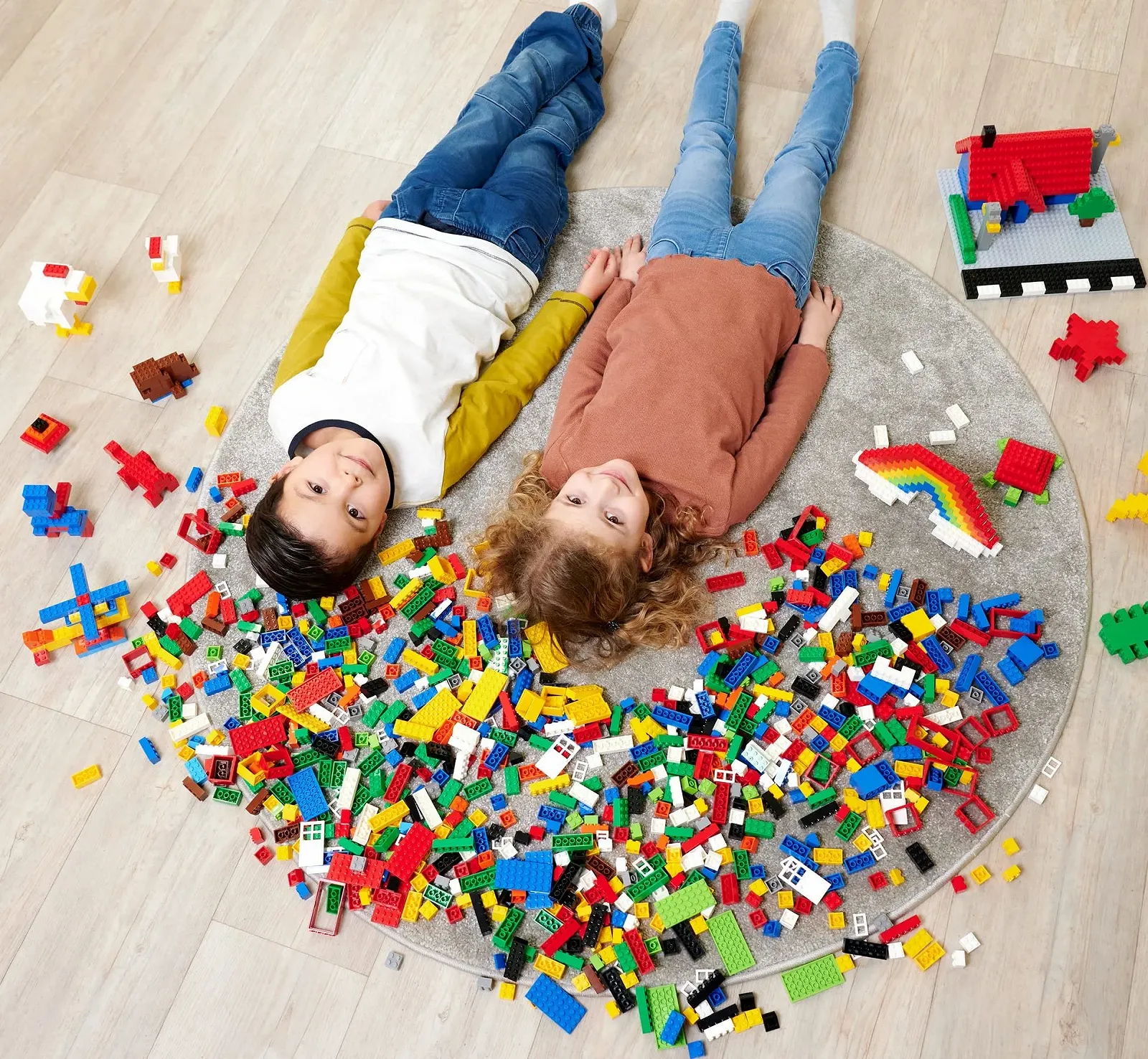 Конструктор Simba Blox 500 будівельних блоків у відрі, різні камені, 16 вікон, 4 дверей, фото №4 Конструктор Simba Blox 500 будівельних блоків у відрі, різні камені, 16 вікон, 4 дверей, фото №4