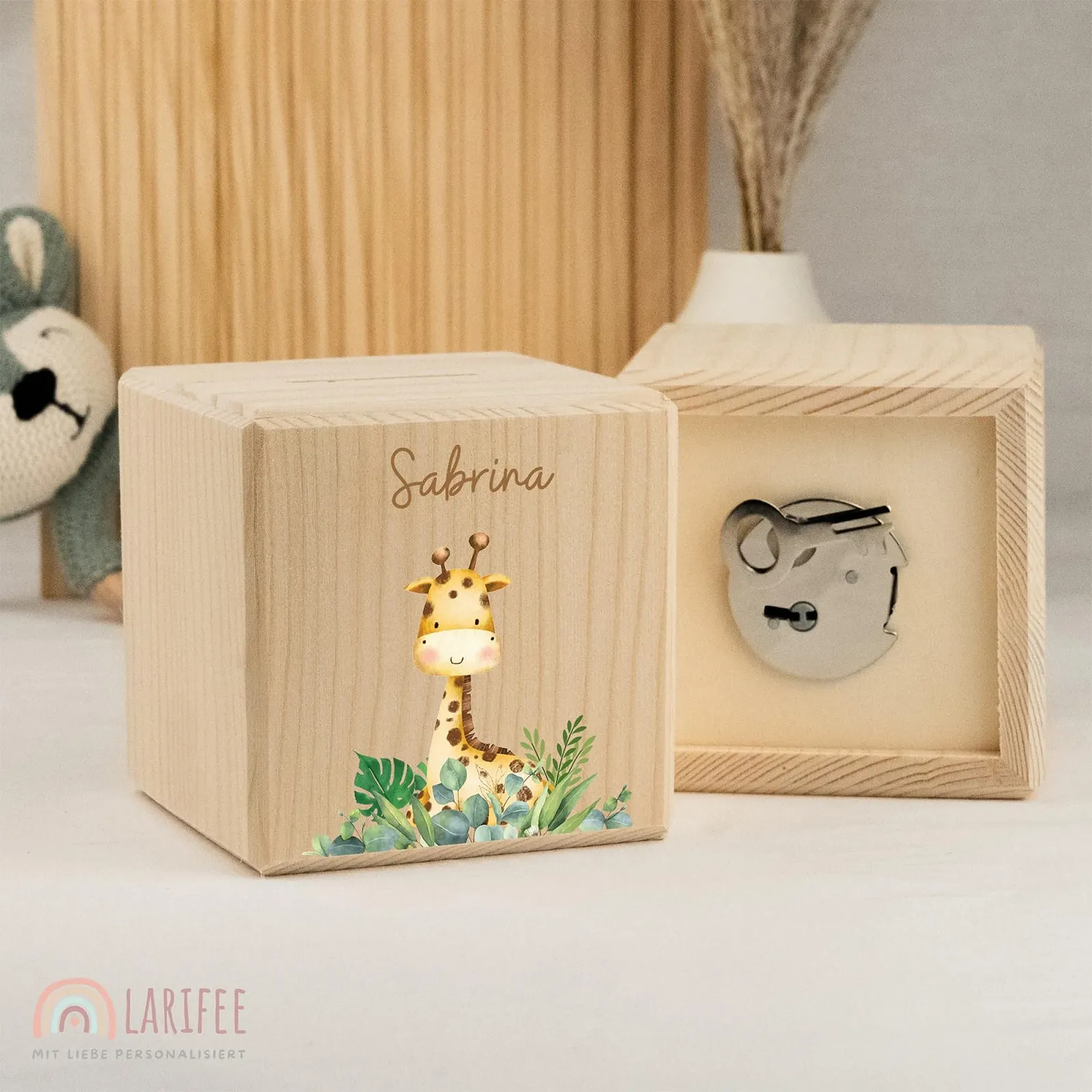 Скарбничка LARIFEE іменна Жираф дерев'яна куб із замком та ключем, фото №2