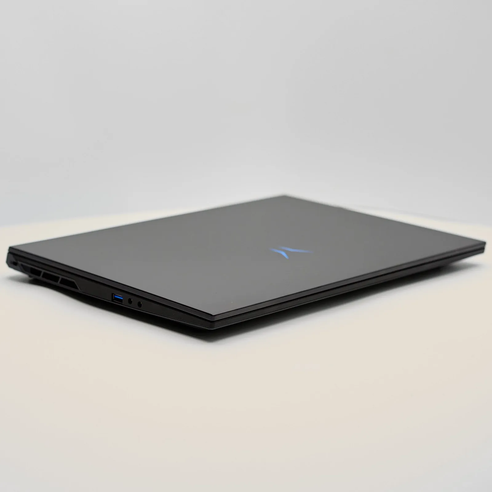 Ігровий ноутбук 17" Medion (Lenovo Group) Erazer Major X20 | Intel Core i9-14900HX | IPS (2560x1600) QHD+ | 16:10 | 240 Гц | RAM DDR5 32 ГБ | SSD NVME 1 ТБ | Nvidia GeForce RTX 4070, 8 ГБ | Механічна RGB клавіатура Win11 (4947), фото №7