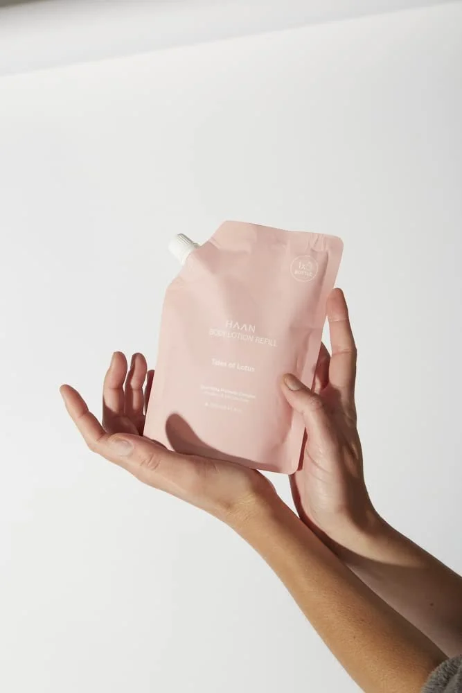 Лосьйон для тіла HAAN Tales of Lotus з поживними речовинами, на 97% складається з натуральних інгредієнтів та пребіотиків, фото №2