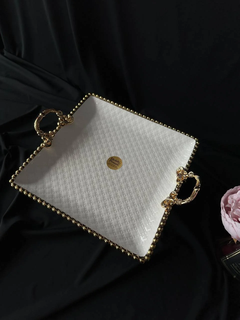 Блюдо порцеляна 25х25 см із золотими віконцями, золотими ручками на золотій ніжці, фото №2