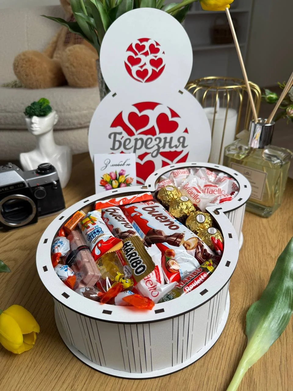 Набір солодощів в подарунковій коробці до 8 березня, фото №6