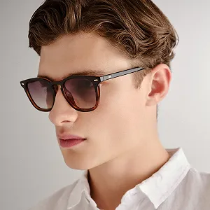 Сонцезахисні окуляри Круглі Le Specs No Biggie для чоловіків і жінок з УФ-захистом ціна на synthetic.ua - Фото 1 Сонцезахисні окуляри Круглі Le Specs No Biggie для чоловіків і жінок з УФ-захистом synthetic.ua - Фото 1