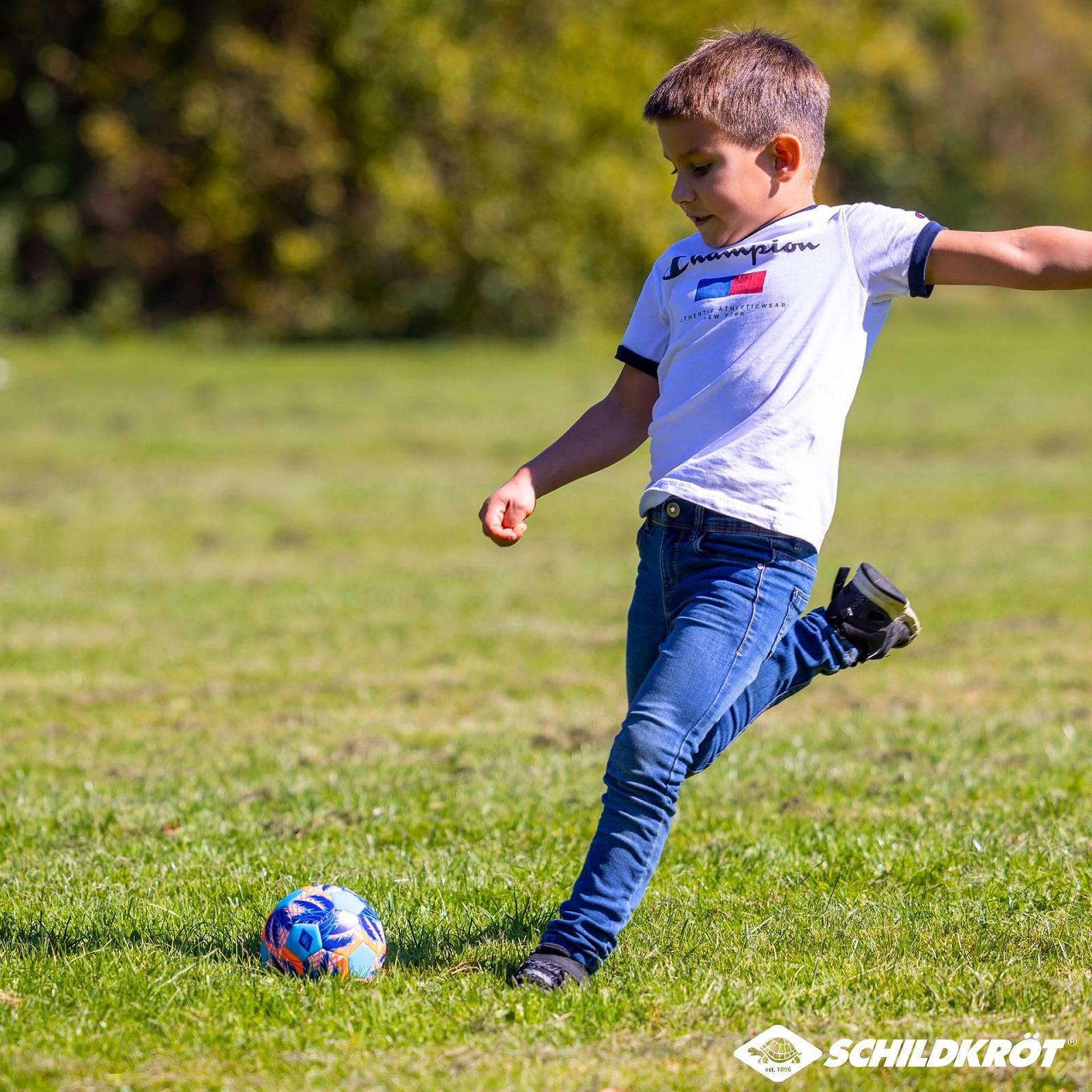 М'яч Schildkröt® Neoprene Mini Beach Soccer, маленький футбольний м'яч, ідеально підходить для маленьких дитячих рук і ніг, нековзна текстильна поверхня, стійкий до солоної води, розмір 2, діаметр 15 см, 970344, фото №6