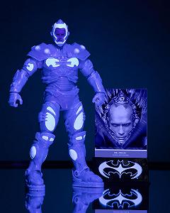 Екшн-фігурка Batman & Robin DC Multiverse Mr. Freeze (Black Light Edition) (Gold Label) 18 см synthetic.ua - Фото 1