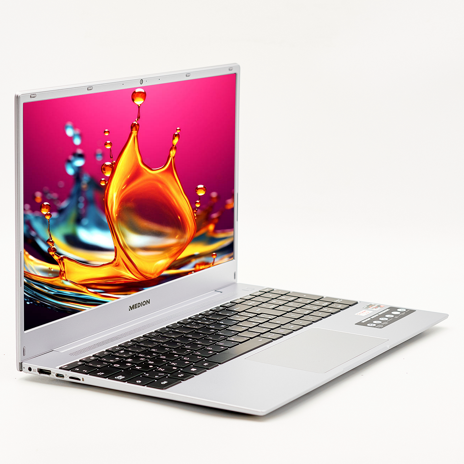 Ноутбук Medion E15303 Ryzen 5 4500U ОЗУ 8 ГБ SSD 1 ТБ AMD Graphics Подсветка клавиатуры Win11, фото №3