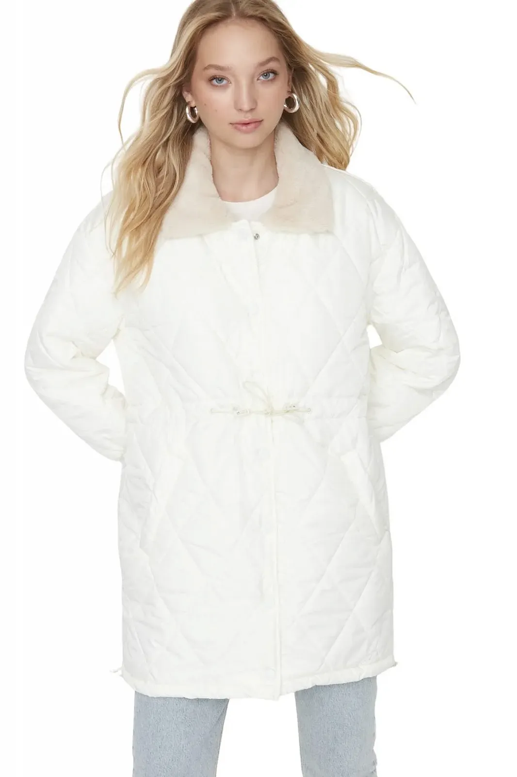 Куртка TRENDYOL зимняя стеганая однотонная, фото №3 Куртка TRENDYOL зимняя стеганая однотонная, фото №3