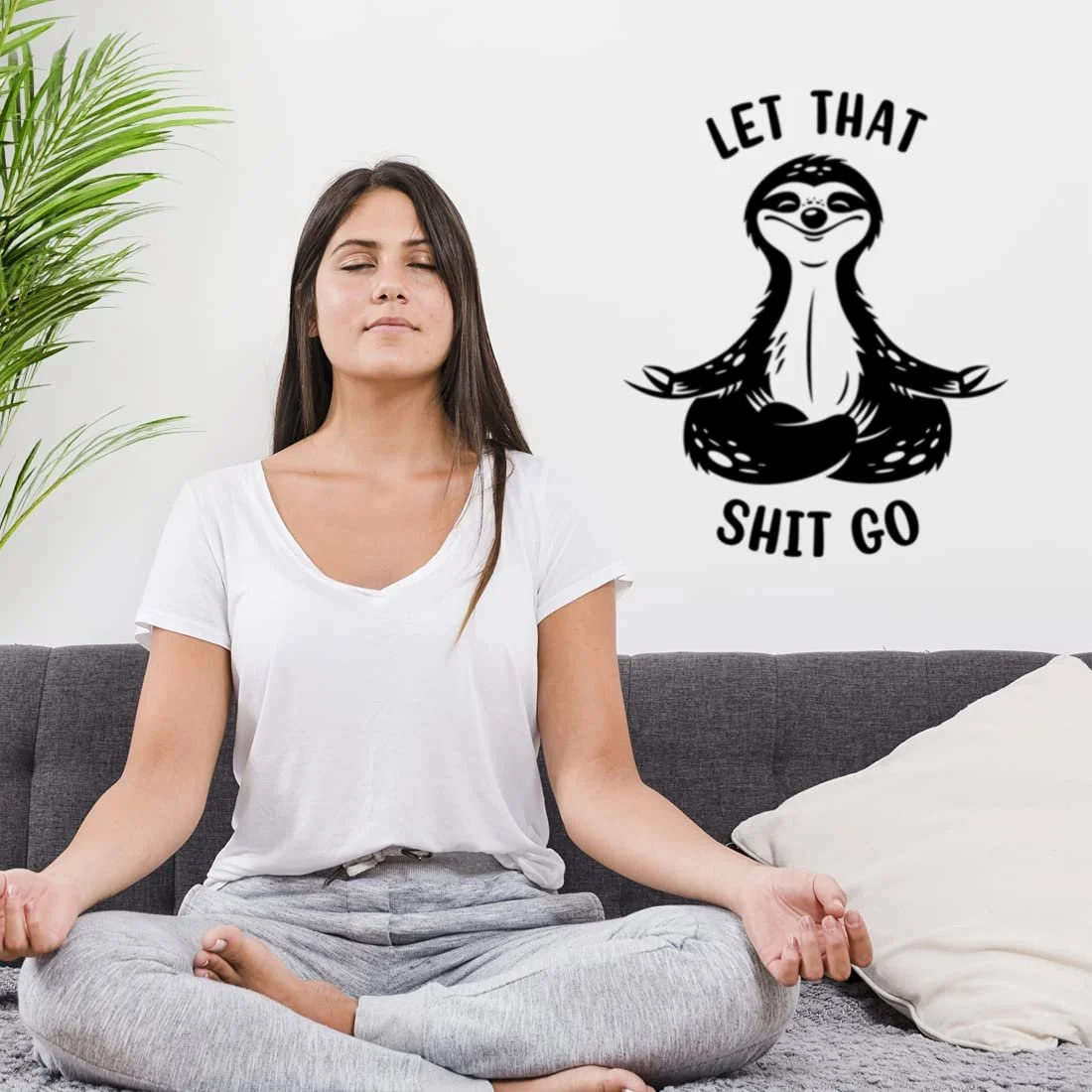 Наклейка на стіну Let That Sh*t Go Цитати Лінивець для медитації Матова, фото №3