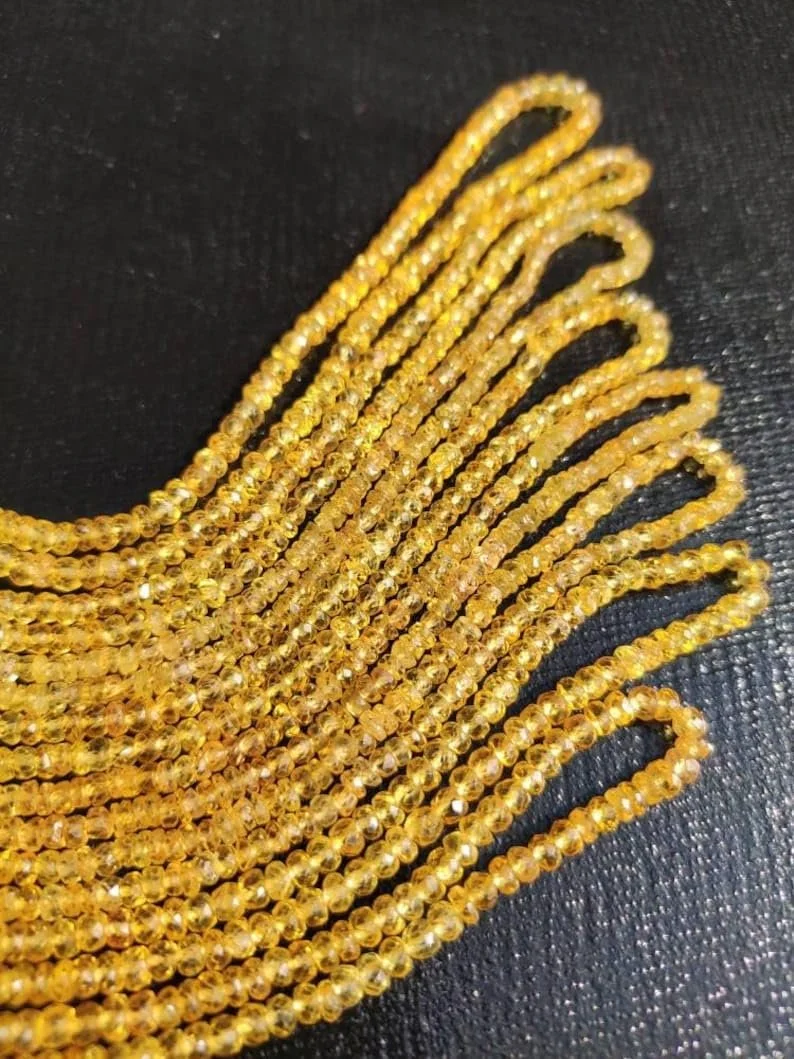 Намистини Круглі Сапфір/Songiya гладкі 3-3,5 мм жовтого кольору, фото №4