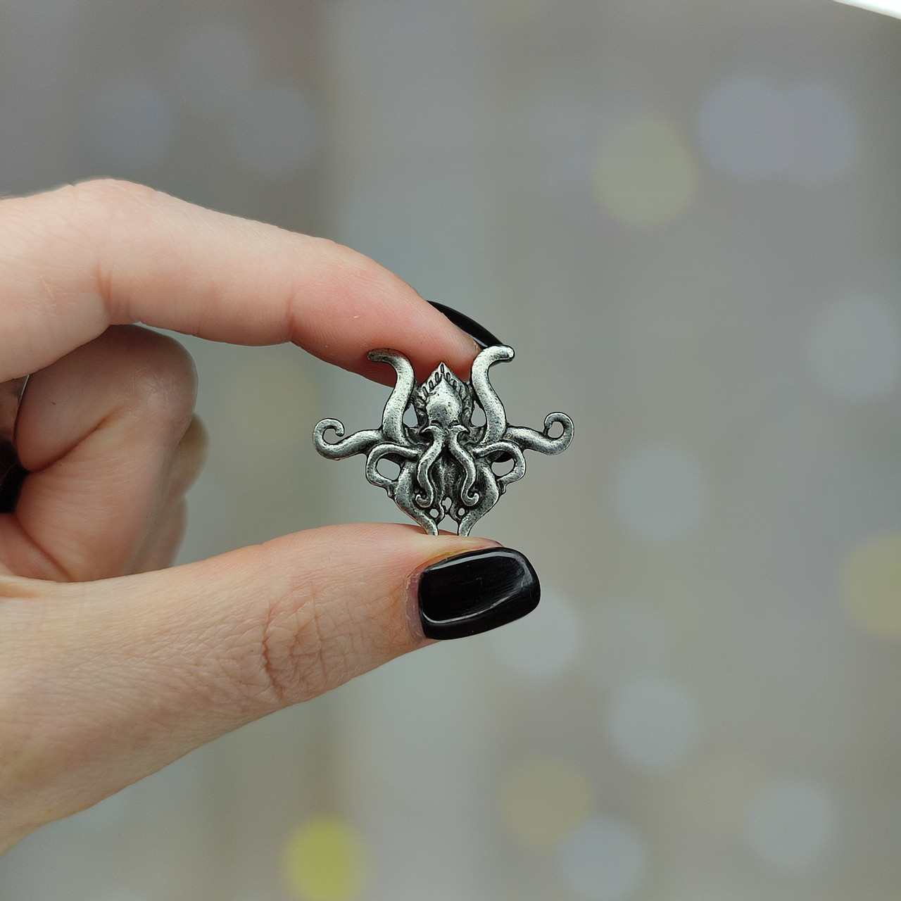 Металлический значок пин Ктулху, фото №1 Металлический значок пин Ктулху, фото №1