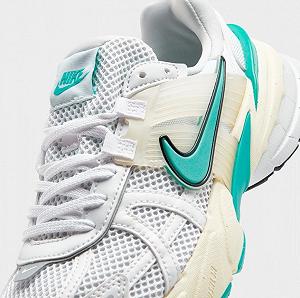 Женские кроссовки Nike V2K Runtekk Running Shoes White FD0736-105 synthetic.ua - Фото 1