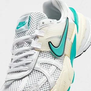 Женские кроссовки Nike V2K Runtekk Running Shoes White FD0736-105 synthetic.ua - Фото 1