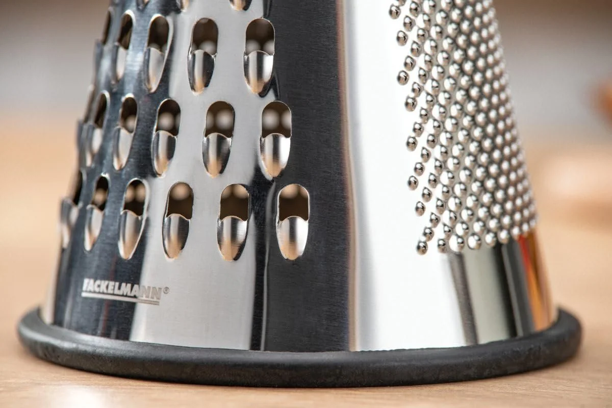 Терка Fackelmann 31036 для сиру та овочів, нержавіюча сталь, дерев'яна ручка, фото №7 Терка Fackelmann 31036 для сиру та овочів, нержавіюча сталь, дерев'яна ручка, фото №7