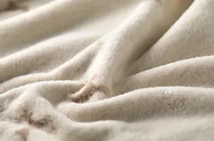 Плед David Fussenegger Stag Allover 150 x 200 см Мягкий диванный плед из переработанного хлопка Цвет сырой белый synthetic.ua - Фото 1