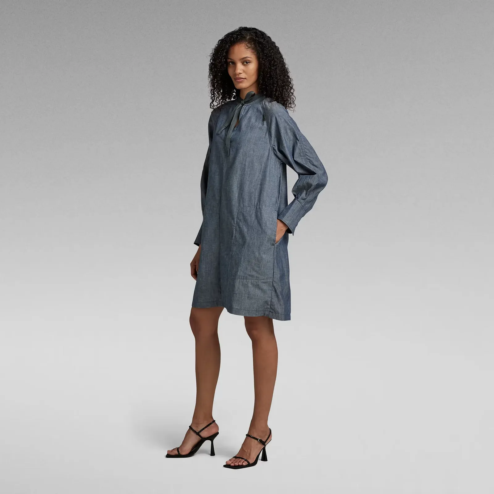 Женское платье G-Star RAW V-Neck Tunic Dress - S, фото №2 Женское платье G-Star RAW V-Neck Tunic Dress - S, фото №2