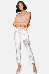 Купить Женские джинсовые разноцветные штаны MAVI SUZIE Soft Floral Spring - 31 - Фото 1 Женские джинсовые разноцветные штаны MAVI SUZIE Soft Floral Spring - 31 - Фото 1