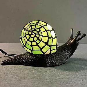 Настільна лампа Bieye L30964 Country Snail Tiffany Style Вітражне скло Зелений synthetic.ua - Фото 1