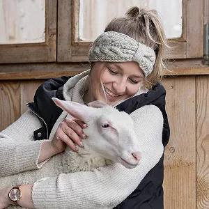 Повязка на голову Isla 6014 Женская с подкладкой и бантом Сиреневая цена на synthetic.ua - Фото 1 Повязка на голову Isla 6014 Женская с подкладкой и бантом Сиреневая synthetic.ua - Фото 1