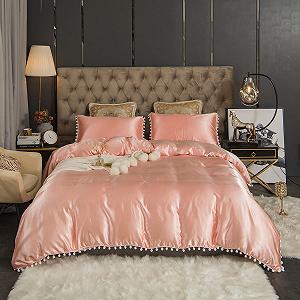 Комплект постільної білизни Satin Freyamy 135 x 200 см, 4 предмети, розкішний з помпонами та китицями, гладкий шовковистий блискучий сатин, рожевий, сучасний романтичний літній комплект постільної білизни: 1 підковдра + наволочка 80 x 80 см з блискавками - Фото 1