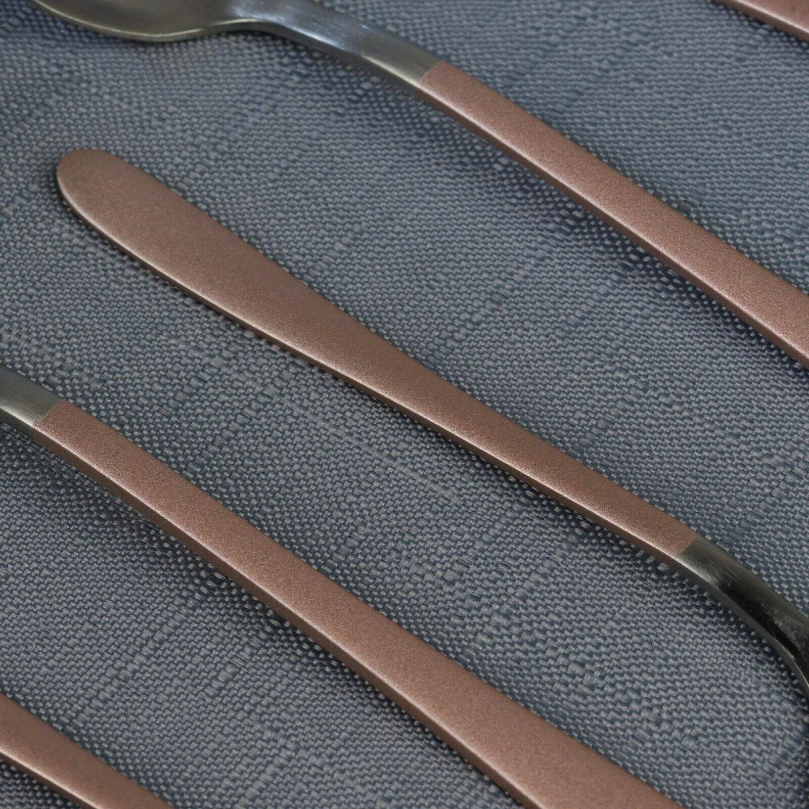 Набор столовых приборов Salter Metallic Champagne 16 предметов, нержавеющая сталь, фото №8 Набор столовых приборов Salter Metallic Champagne 16 предметов, нержавеющая сталь, фото №8