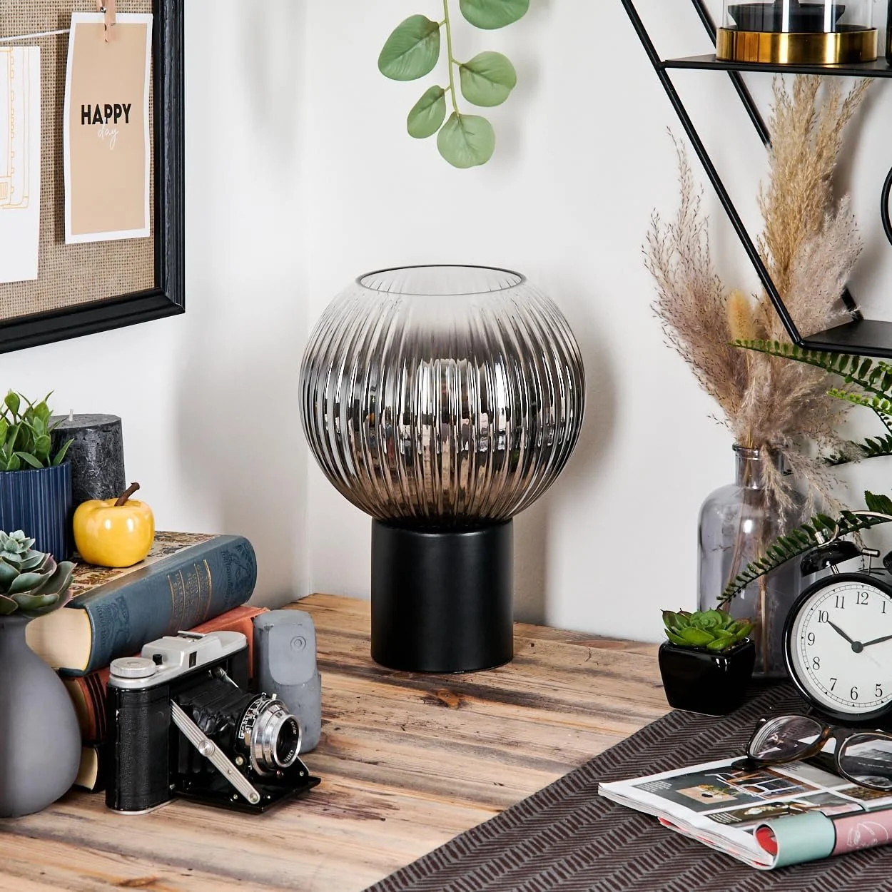 Настільна лампа HOFSTEIN Koyoto з металу та рифленого скла 20 см E27 Чорна/Димчаста, фото №2