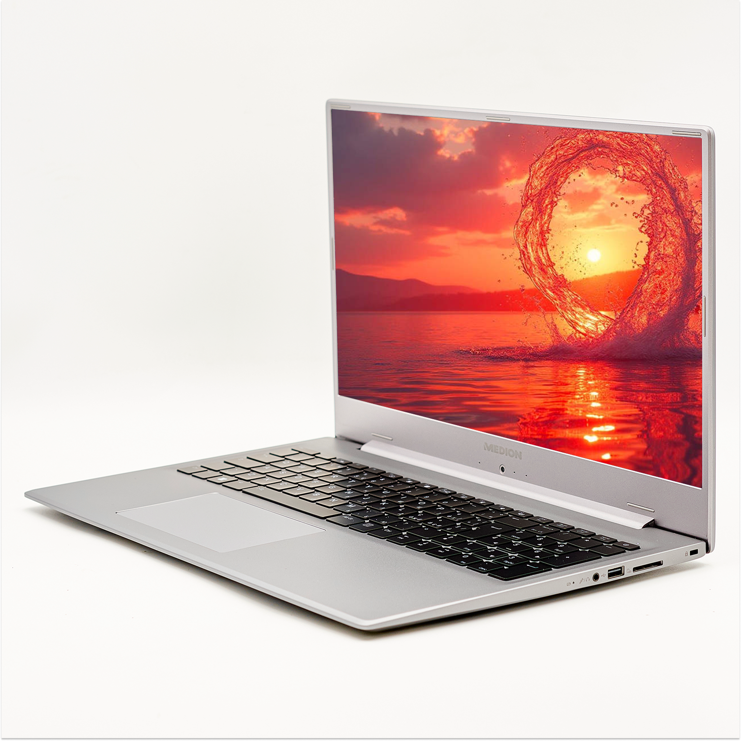 Ноутбук 17,3" Medion (Lenovo Group) Akoya P17607 Intel Core i7-10510U RAM 32 ГБ SSD 1 ТБ + HDD 1.5 ТБ Nvidia GeForce Win10 (4599), фото №4