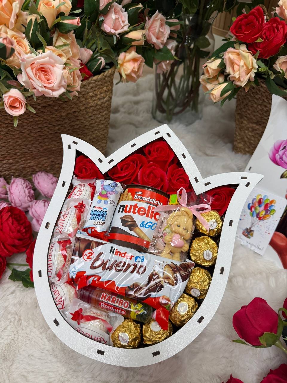 Бокс солодощів для дівчини у формі тюльпана, фото №2