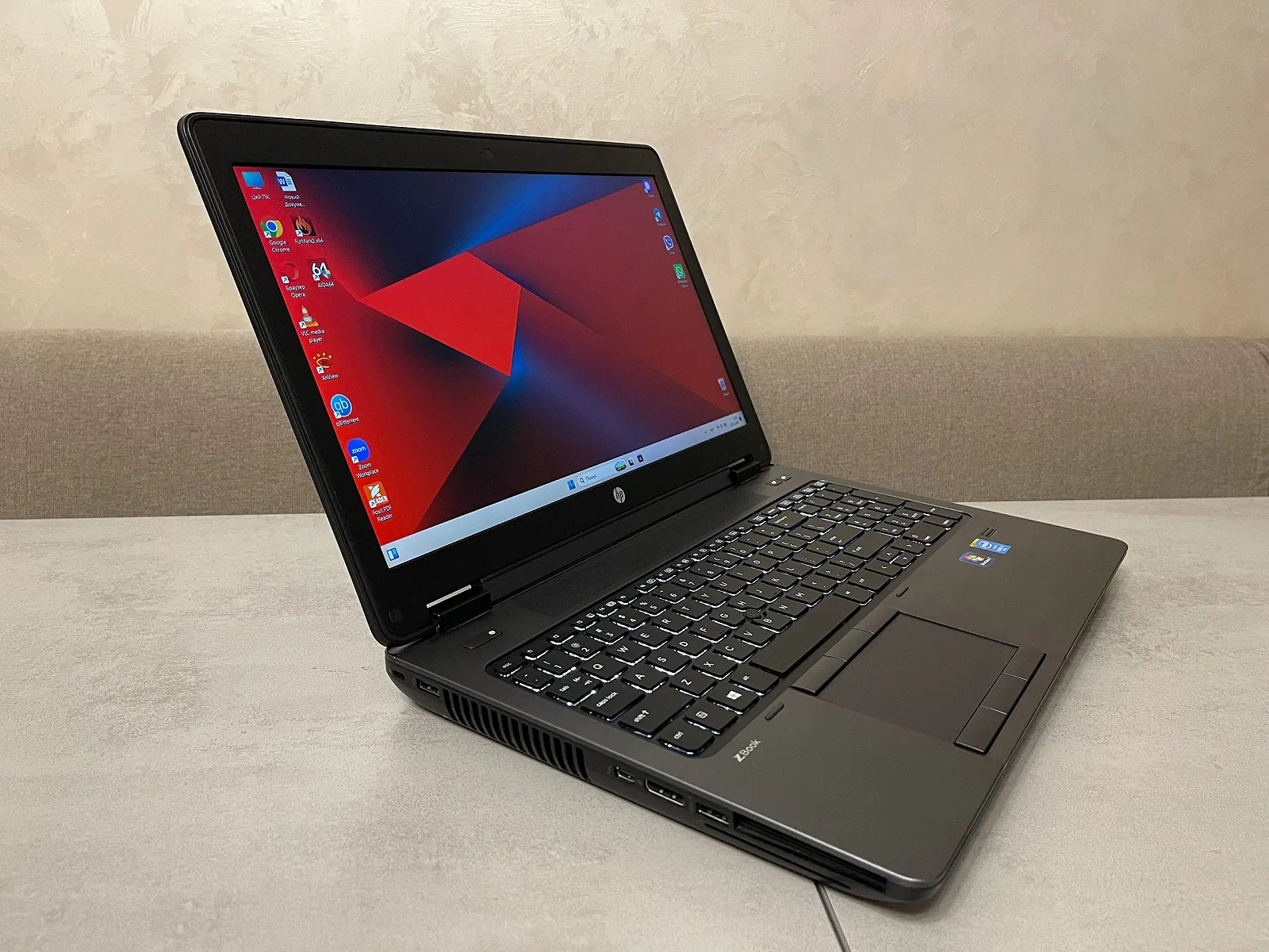 Ноутбук HP Zbook 15 G2, 15,6" FHD IPS, i7-4810MQ, 32GB, 256GB SSD, Nvidia K1100 2GB, фото №3 Ноутбук HP Zbook 15 G2, 15,6" FHD IPS, i7-4810MQ, 32GB, 256GB SSD, Nvidia K1100 2GB, фото №3