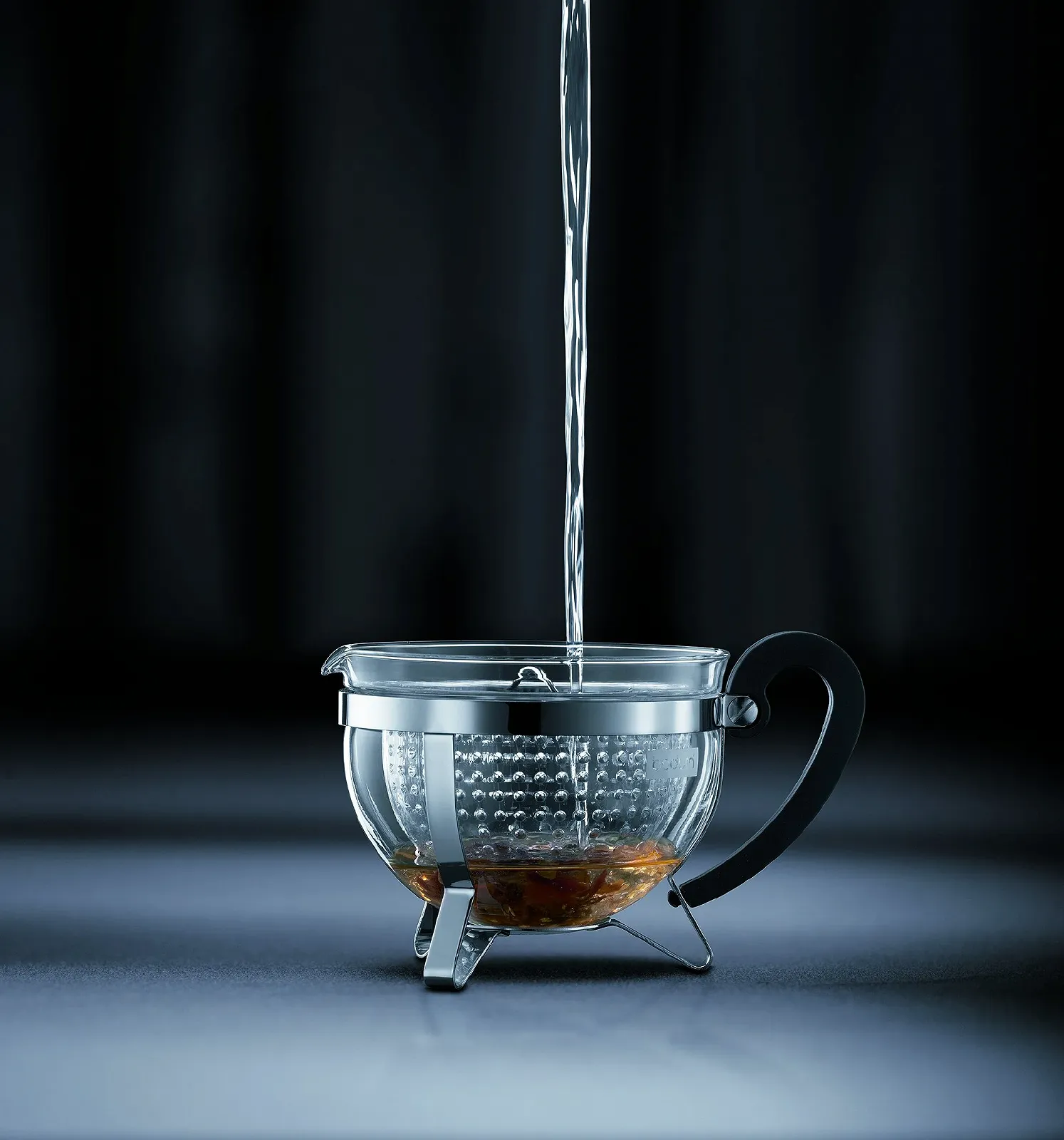 Чайник-заварник Bodum Chambord 1970-01-2 з кольоровою пластиковою кришкою, ручкою та фільтром Чорний, фото №3