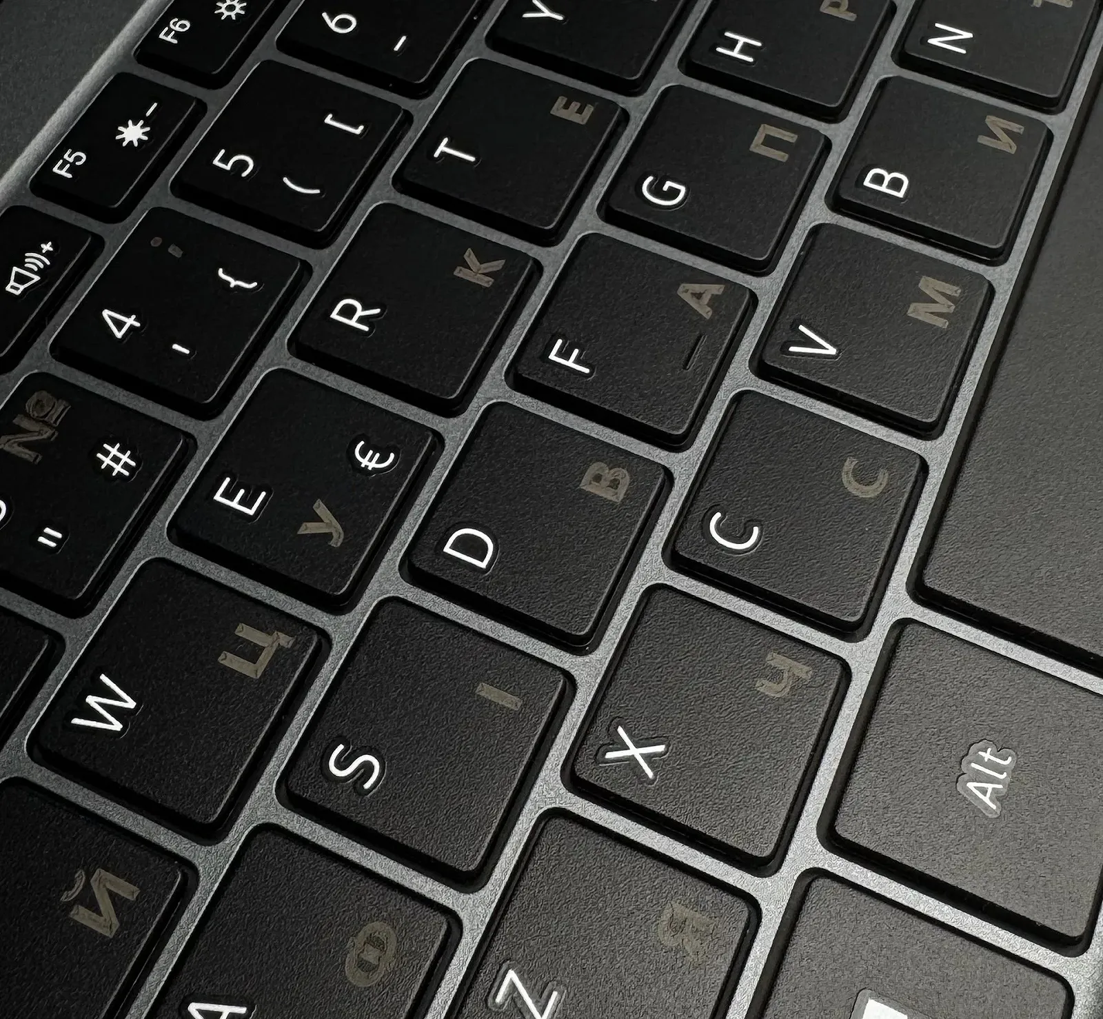 Ноутбук 15.6" Medion (Lenovo Group) Akoya E15223 | Intel Alder Lake N100 | IPS (1920x1080) FullHD | RAM LPDDR5 4 ГБ | SSD 128 ГБ | Intel UHD Graphics | Металевий корпус | Wi-Fi 5 | Win11 (4952), фото №2 Ноутбук 15.6" Medion (Lenovo Group) Akoya E15223 | Intel Alder Lake N100 | IPS (1920x1080) FullHD | RAM LPDDR5 4 ГБ | SSD 128 ГБ | Intel UHD Graphics | Металевий корпус | Wi-Fi 5 | Win11 (4952), фото №2