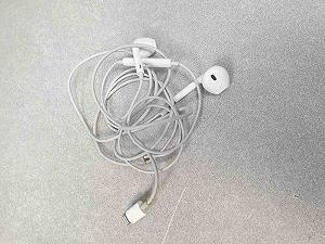 Наушники и Bluetooth-гарнитуры Apple EarPods Lightning - Фото 1