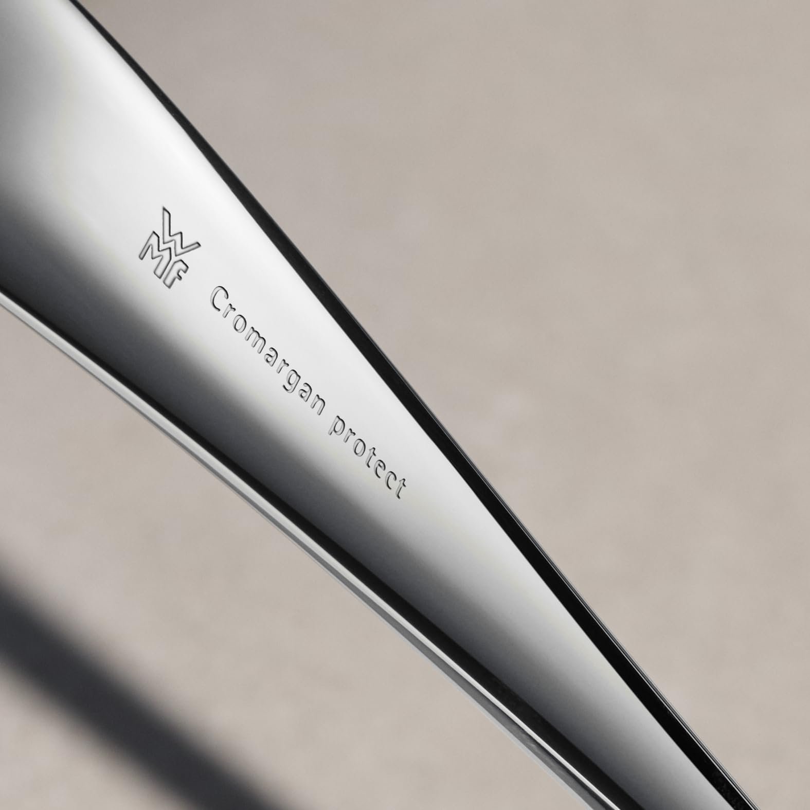 Набор столовых приборов WMF Flame 66 предметов на 12 персон Cromargan Protect, фото №4 Набор столовых приборов WMF Flame 66 предметов на 12 персон Cromargan Protect, фото №4